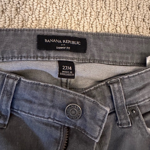 Banana Republic Slim grey distressed jeans - Picture 2 of 5